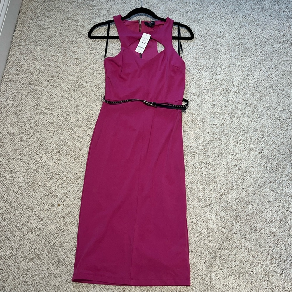 Bebe NWT Keyhole, front mid length dress!👗